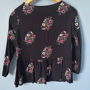 XS cropped black floral peplum blouse